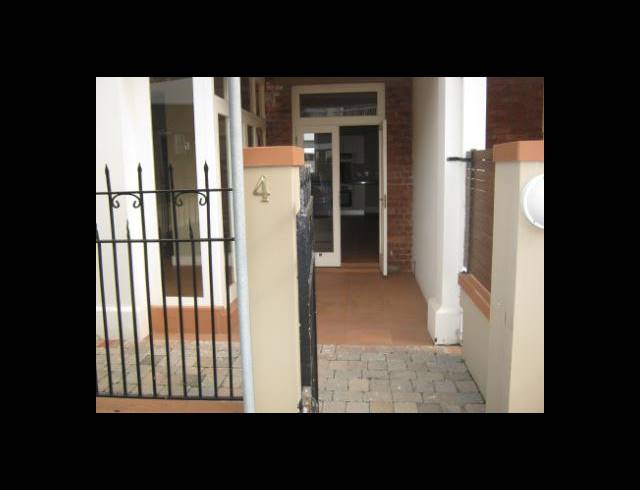 1 BEDROOM APARTMENT TO LET IN POINT WATERFRONT